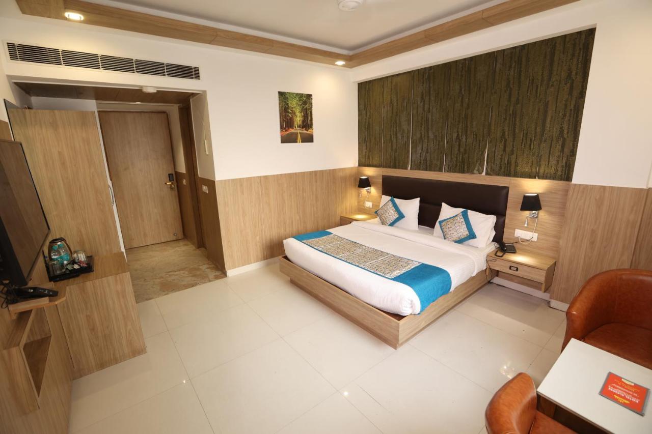 The Elevate Hotel - Near Delhi International Airport New Delhi Extérieur photo