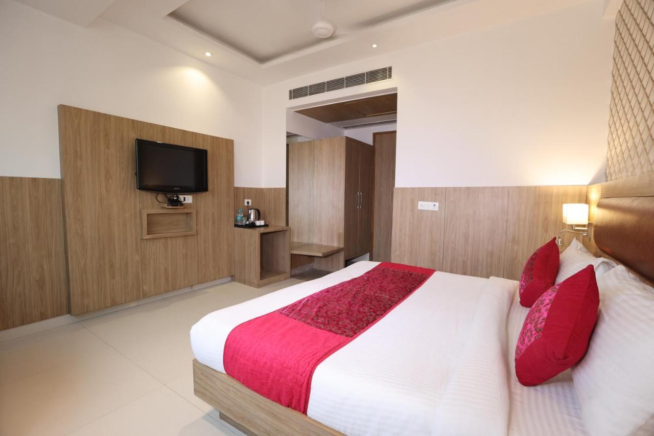 The Elevate Hotel - Near Delhi International Airport New Delhi Extérieur photo
